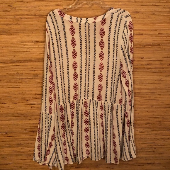 Red and white pattern top - Picture 3 of 3